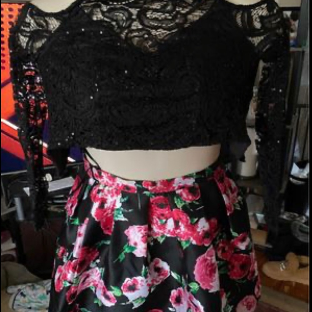 Sz 5/6 beautiful 2 pc dress
